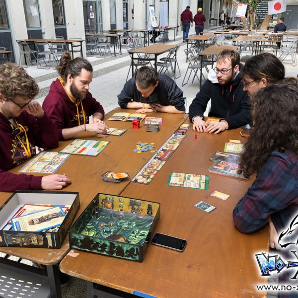 Lire le compte-rendu intégral : <a href="https://www.no-xice.com/album/festival-jeu-nantais-2018/">cliquez ici !</a> Festival du jeu nantais 2018 Polytech No-Xice©